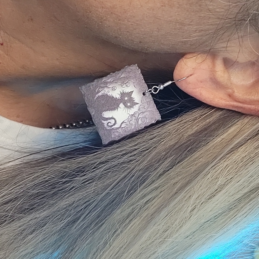 SPOOKY BLACK CAT EARRINGS - Picture 2 of 5